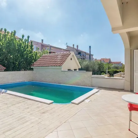 Holiday House With Pool, 4 Bedrooms, Villa Zadar